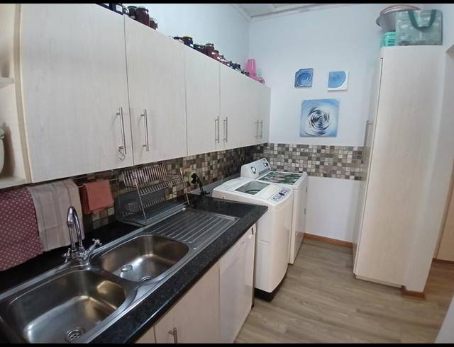 4 BEDROOM HOUSE FOR SALE IN STILBAAI-WES